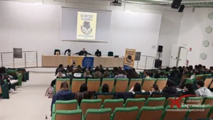 Scopri di più sull'articolo “Barche di Sabbia” torna a Roma: presentazione al Liceo Amaldi