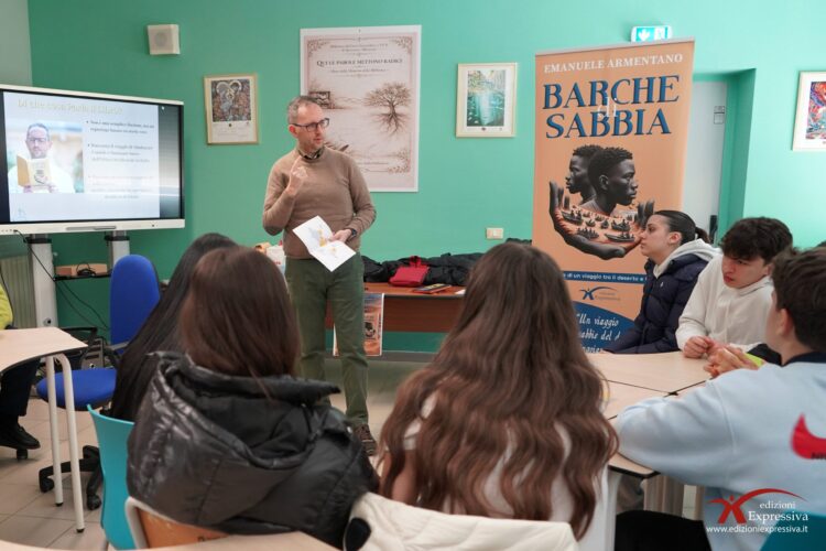 “Barche di Sabbia” al Liceo di Spezzano: un dialogo oltre le pagine con gli studenti