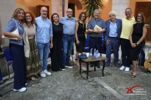 Scopri di più sull'articolo A Cosenza presentato “Barche di Sabbia” con mons. Savino e Franz Caruso